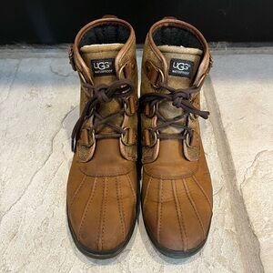 UGG Cecile Waterproof Duck Ankle Boots Lace Up Buckle Fur Lined - Women’s Size 9